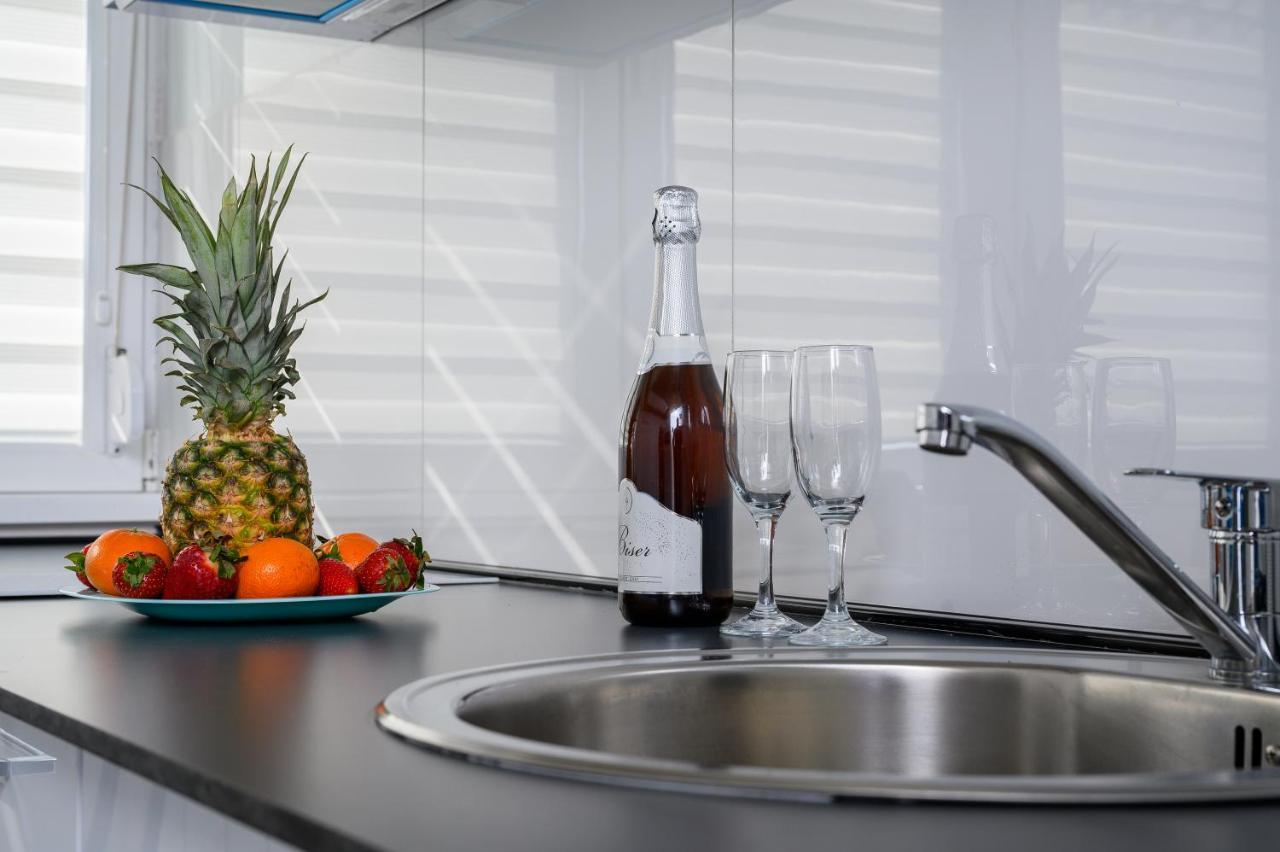 Apartman Nataly Ni Buitenkant foto