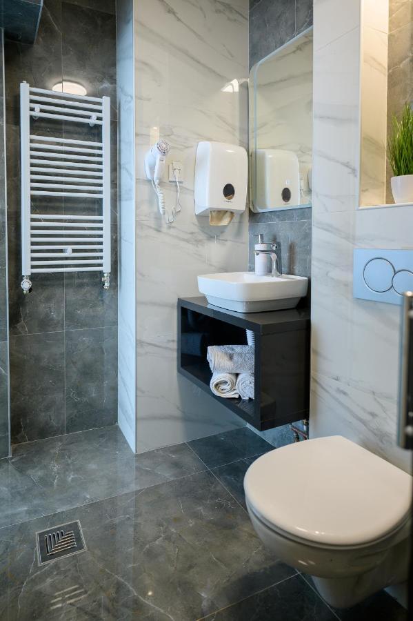 Apartman Nataly Ni Buitenkant foto