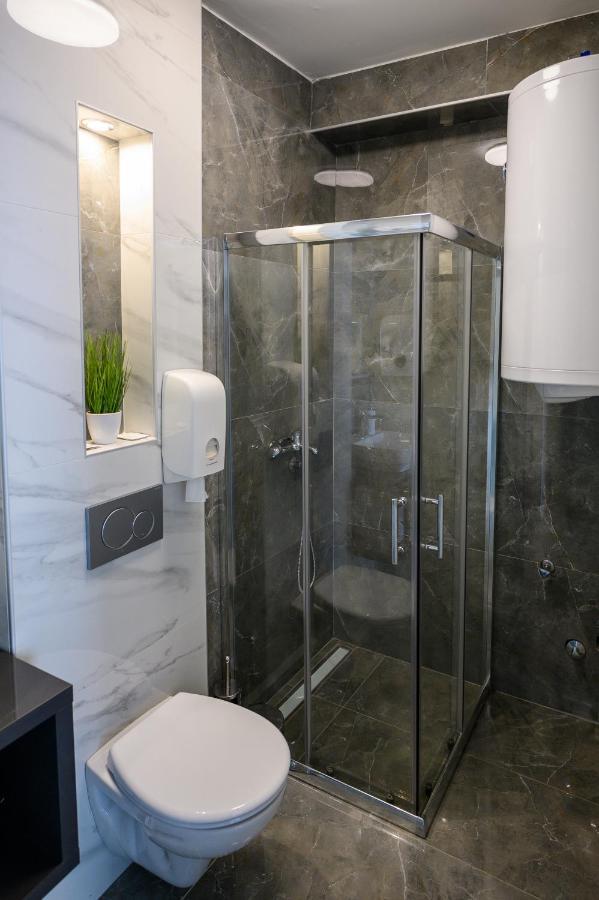 Apartman Nataly Ni Buitenkant foto