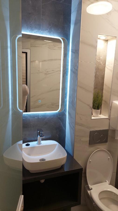 Apartman Nataly Ni Buitenkant foto